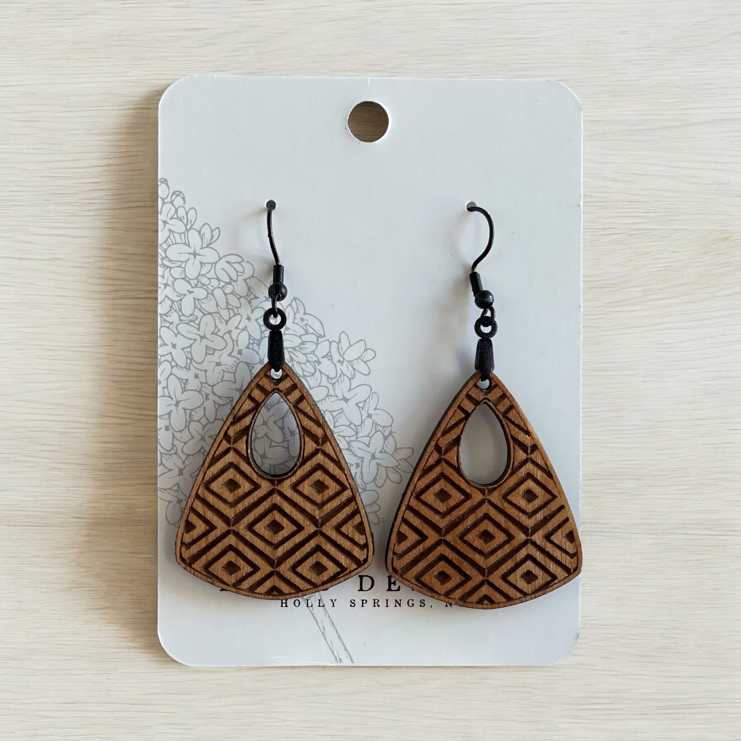 Geometric Engraved Drops