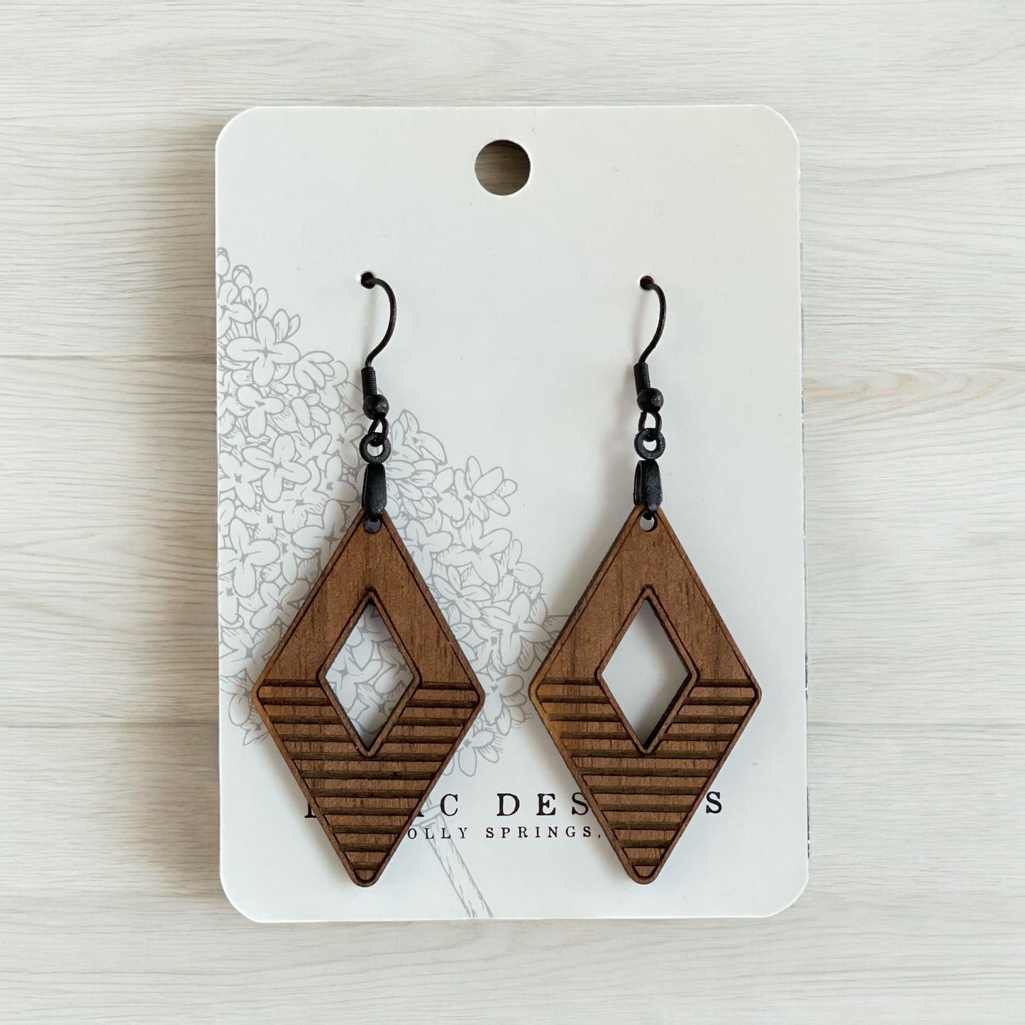 Engraved Striped Diamond